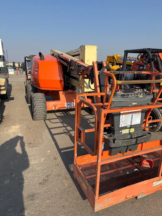 2017 JLG 450AJ Articulating Boom Lift