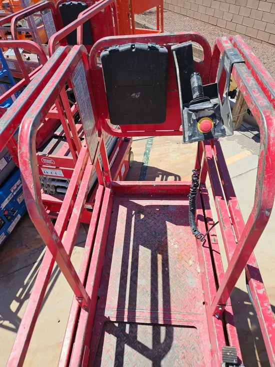 2018 MEC MICRO 19 Scissor Lift