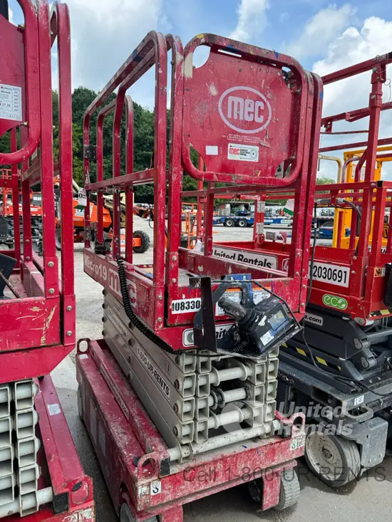 2018 MEC MICRO 19 Scissor Lift
