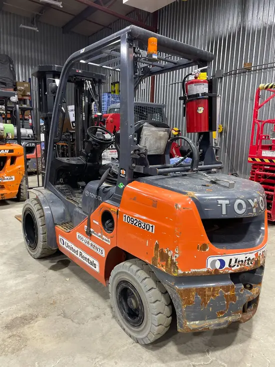 2019 Toyota 8FGU30 Warehouse Forklift