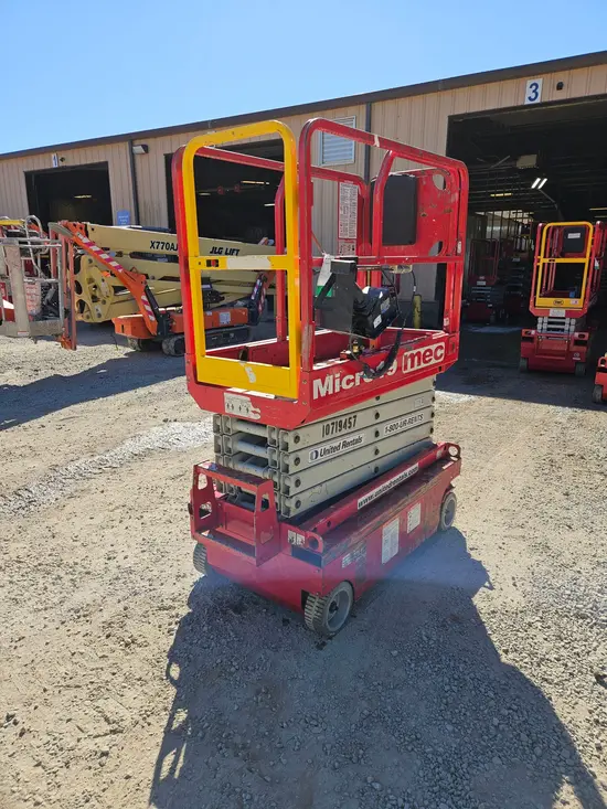 2018 MEC MICRO 19 Scissor Lift