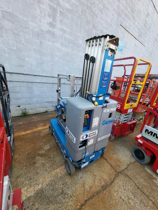 2018 Genie GR-20 Self-Propelled One-Person Lift