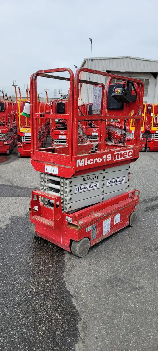 2018 MEC MICRO 19 Scissor Lift