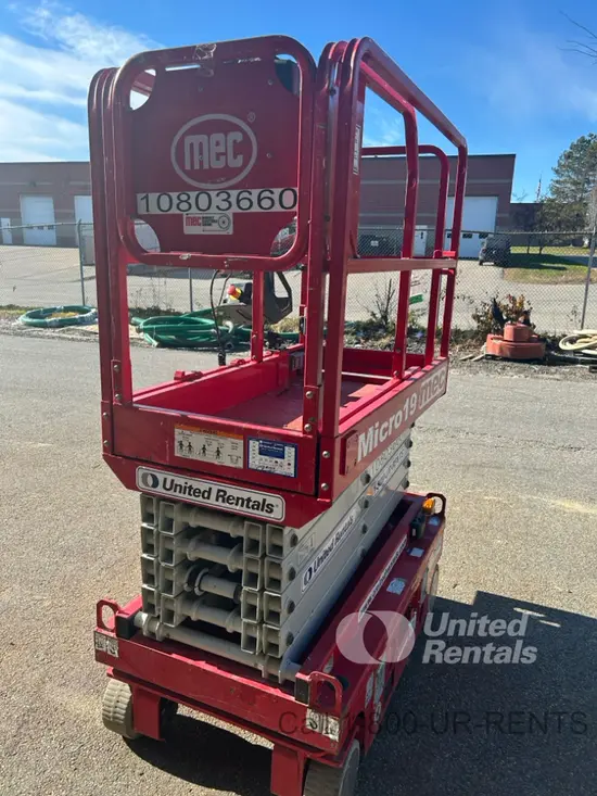 2018 MEC MICRO 19 Scissor Lift