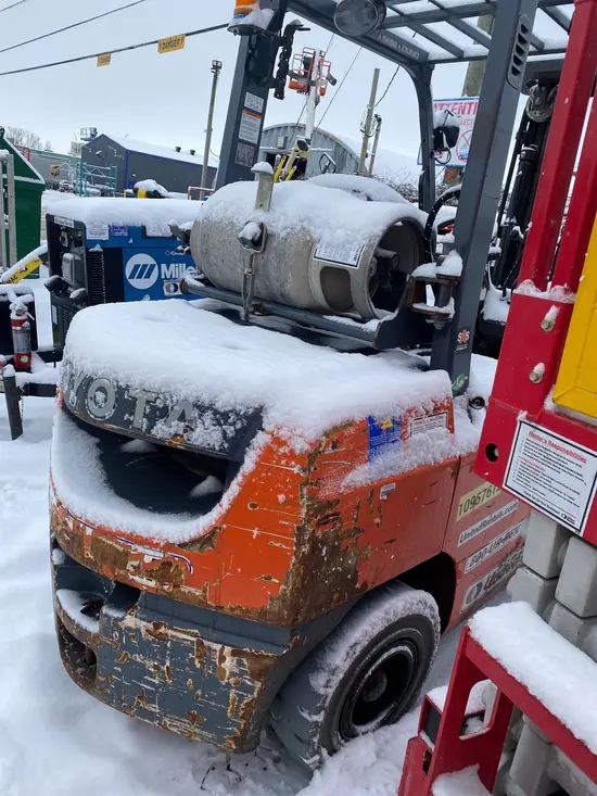 2019 Toyota 8FGU30 Warehouse Forklift