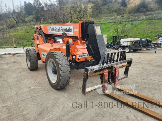 2018 SKYTRAK 8042 Forklift
