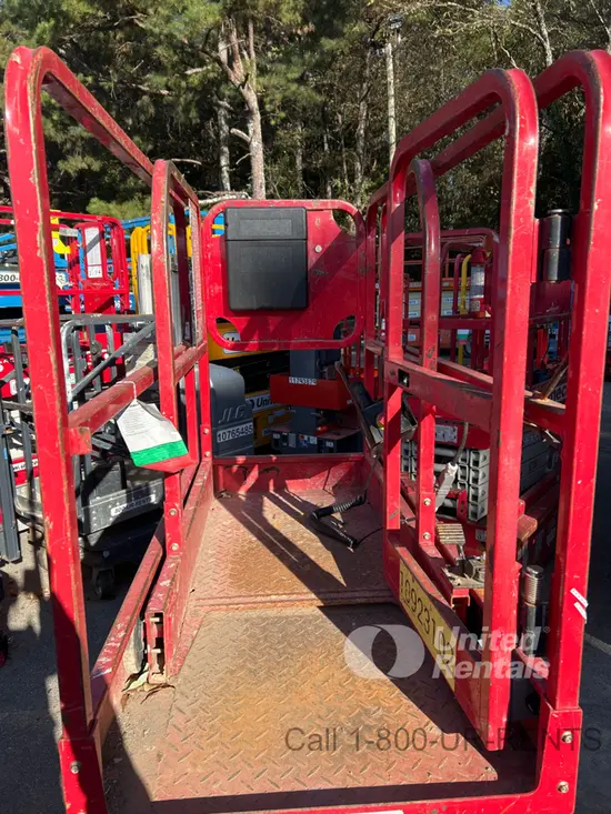 2019 MEC MICRO 19 Scissor Lift