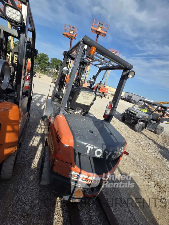 2018 Toyota 8FDU30 Warehouse Forklift
