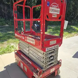 2019 MEC MICRO 19 Scissor Lift
