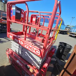 2019 MEC MICRO 19 Scissor Lift