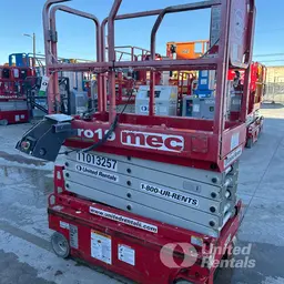 2019 MEC MICRO 19 Scissor Lift