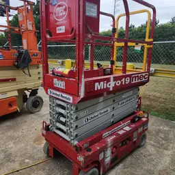 2018 MEC MICRO 19 Scissor Lift
