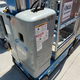 2016 Genie GR-20 Self-Propelled One-Person Lift