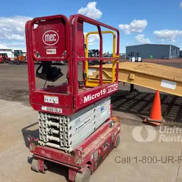 2018 MEC MICRO 19 Scissor Lift