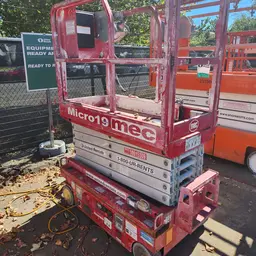 2018 MEC MICRO 19 Scissor Lift