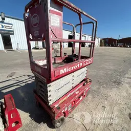 2018 MEC MICRO 19 Scissor Lift