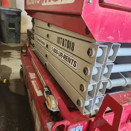 2018 MEC MICRO 19 Scissor Lift