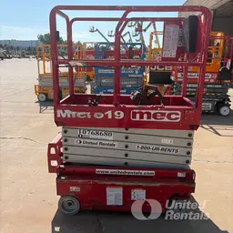 2018 MEC MICRO 19 Scissor Lift