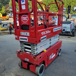 2018 MEC 1930SE Scissor Lift