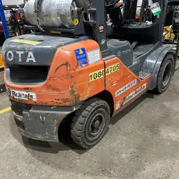 2018 Toyota 8FGU25 Warehouse Forklift