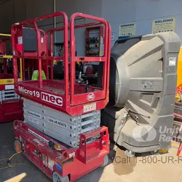 2019 MEC MICRO 19 Scissor Lift