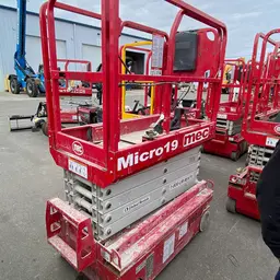 2018 MEC MICRO 19 Scissor Lift