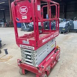2018 MEC MICRO 19 Scissor Lift