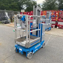 2017 Genie GR-20 Self-Propelled One-Person Lift