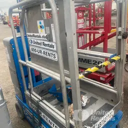 2017 Genie GR-20 Self-Propelled One-Person Lift