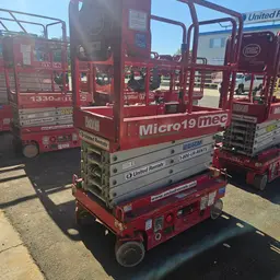 2019 MEC MICRO 19 Scissor Lift