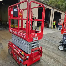2019 MEC MICRO 19 Scissor Lift