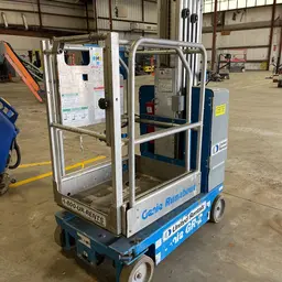 2017 Genie GR-20 Self-Propelled One-Person Lift