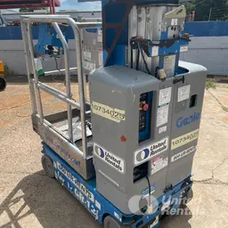 2018 Genie GR-12 Self-Propelled One-Person Lift