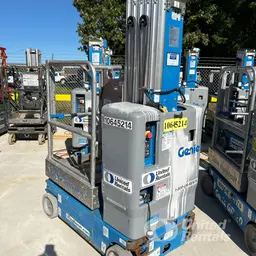 2017 Genie GR-20 Self-Propelled One-Person Lift