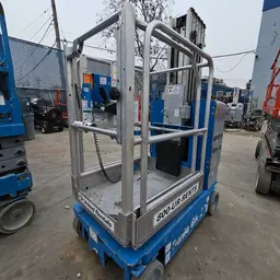 2018 Genie GR-20 Self-Propelled One-Person Lift
