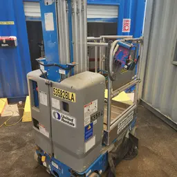 2017 Genie GR-20 Self-Propelled One-Person Lift