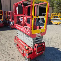 2018 MEC MICRO 19 Scissor Lift