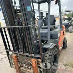 2017 Toyota 8FDU25 Forklift