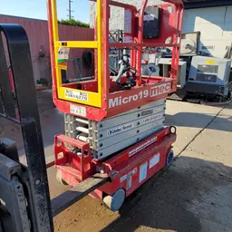 2018 MEC MICRO 19 Scissor Lift