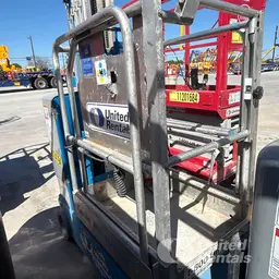 2017 Genie GR-20 Self-Propelled One-Person Lift