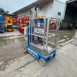2018 Genie GR-20 Self-Propelled One-Person Lift