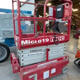 2019 MEC MICRO 19 Scissor Lift
