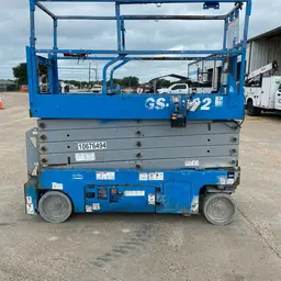 2017 Genie GS-3232 Scissor Lift