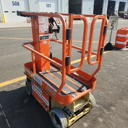 2019 JLG 1230ES Self-Propelled One-Person Lift