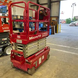 2018 MEC MICRO 19 Scissor Lift