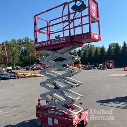 2018 MEC MICRO 19 Scissor Lift