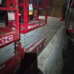 2019 MEC MICRO 19 Scissor Lift