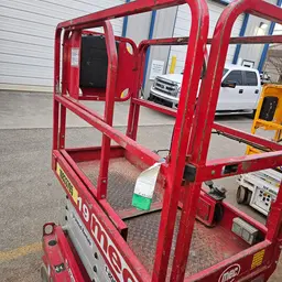 2018 MEC MICRO 19 Scissor Lift