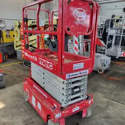 2018 MEC MICRO 19 Scissor Lift