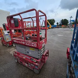 2018 MEC MICRO 19 Scissor Lift